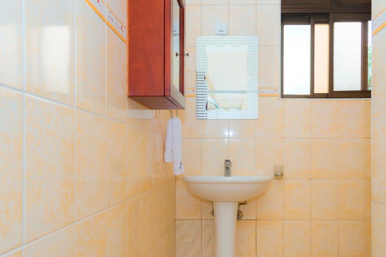 Sapphire Hotel Entebbe Kigo Kajansi ภายนอก รูปภาพ