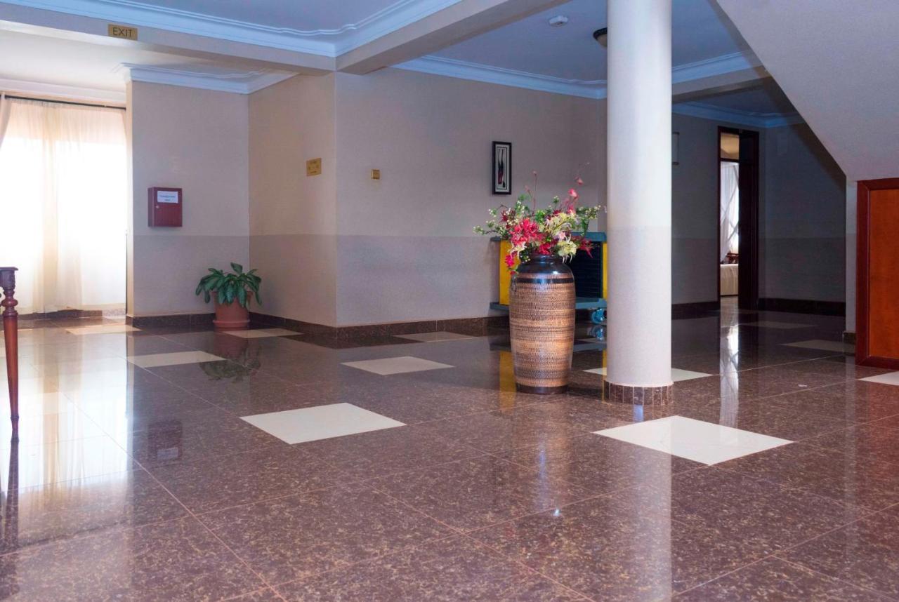 Sapphire Hotel Entebbe Kigo Kajansi ภายนอก รูปภาพ