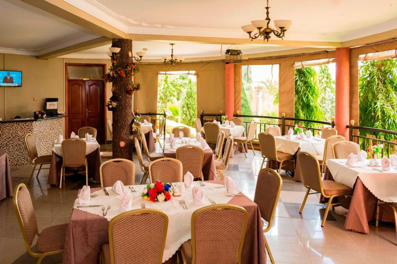 Sapphire Hotel Entebbe Kigo Kajansi ภายนอก รูปภาพ