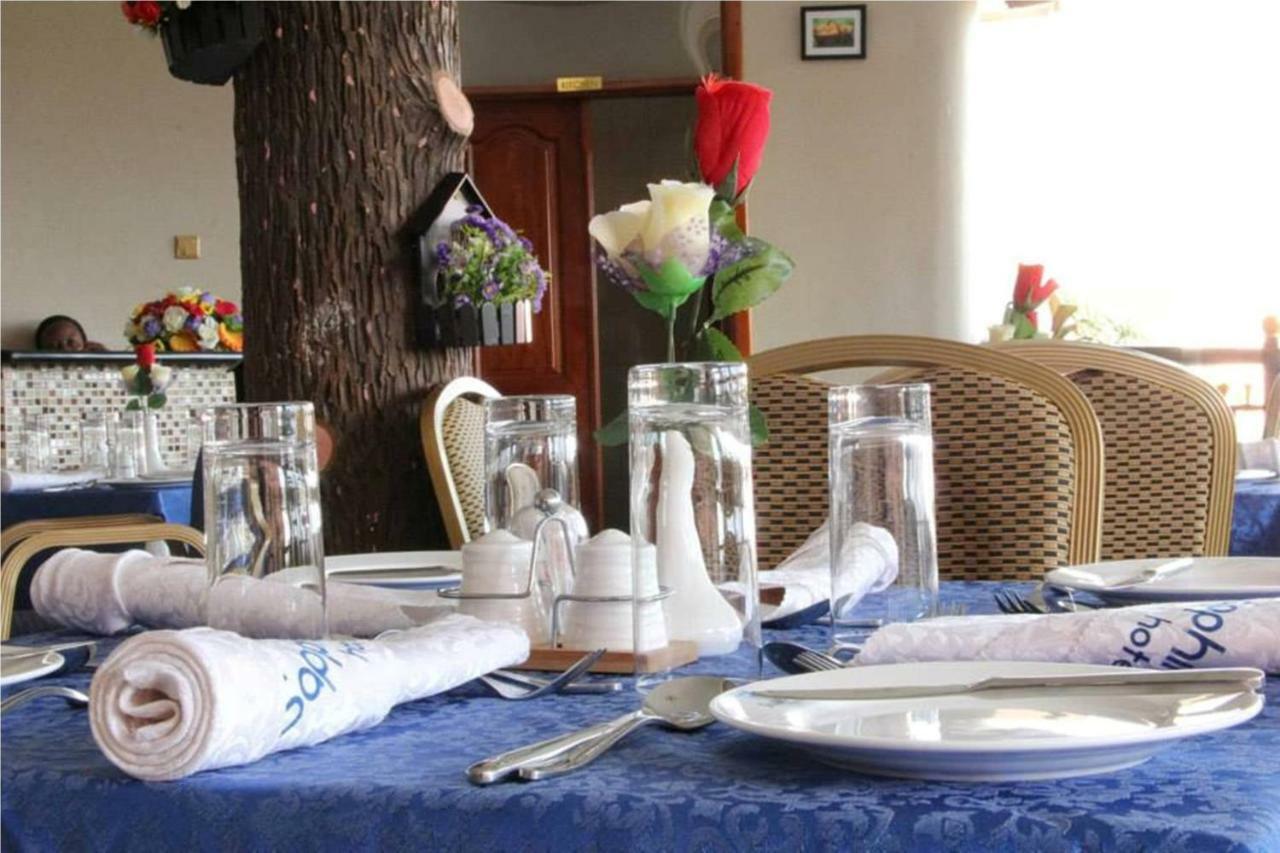 Sapphire Hotel Entebbe Kigo Kajansi ภายนอก รูปภาพ