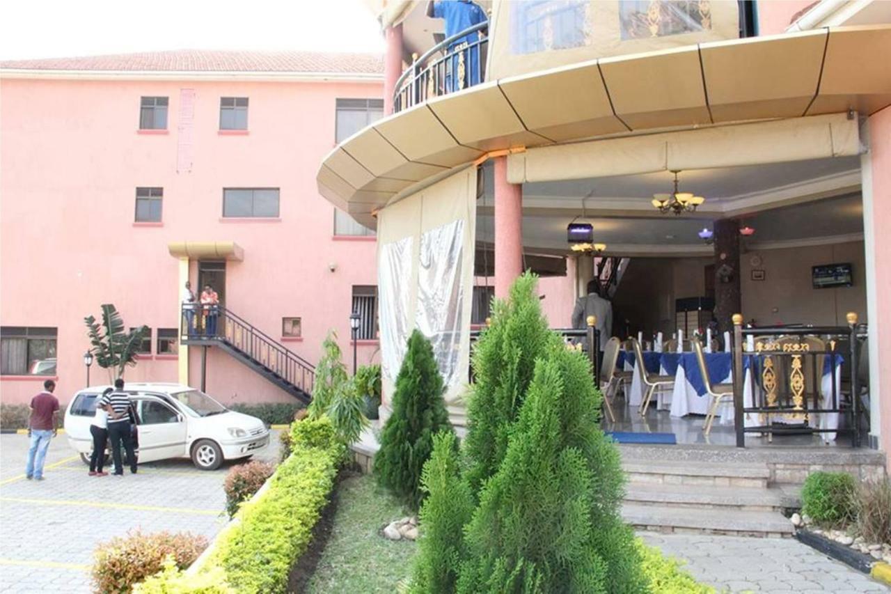 Sapphire Hotel Entebbe Kigo Kajansi ภายนอก รูปภาพ